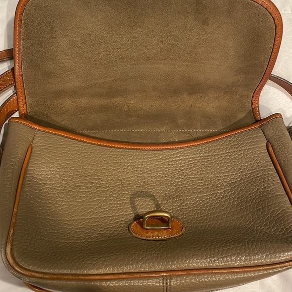 Vintage Dooney & Bourke Taupe All Weather Leather Crossbody - Picture 5 of 16